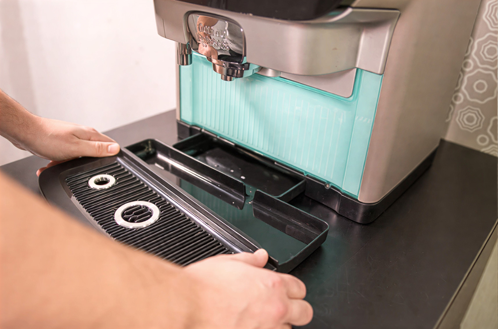 FR Cafitesse Excellence Compact Black Experience - full driptray - step 1